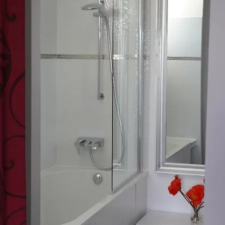 Chambres D'hotes La Cecile 3*