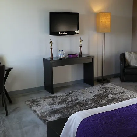 Chambres D'hotes La Cecile 3*