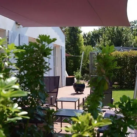 Chambres D'hotes La Cecile 3*